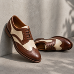 Vue de dessus de la chaussure Richelieu bicolore