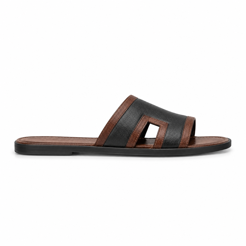 Détail de la sangle des sandales en cuir