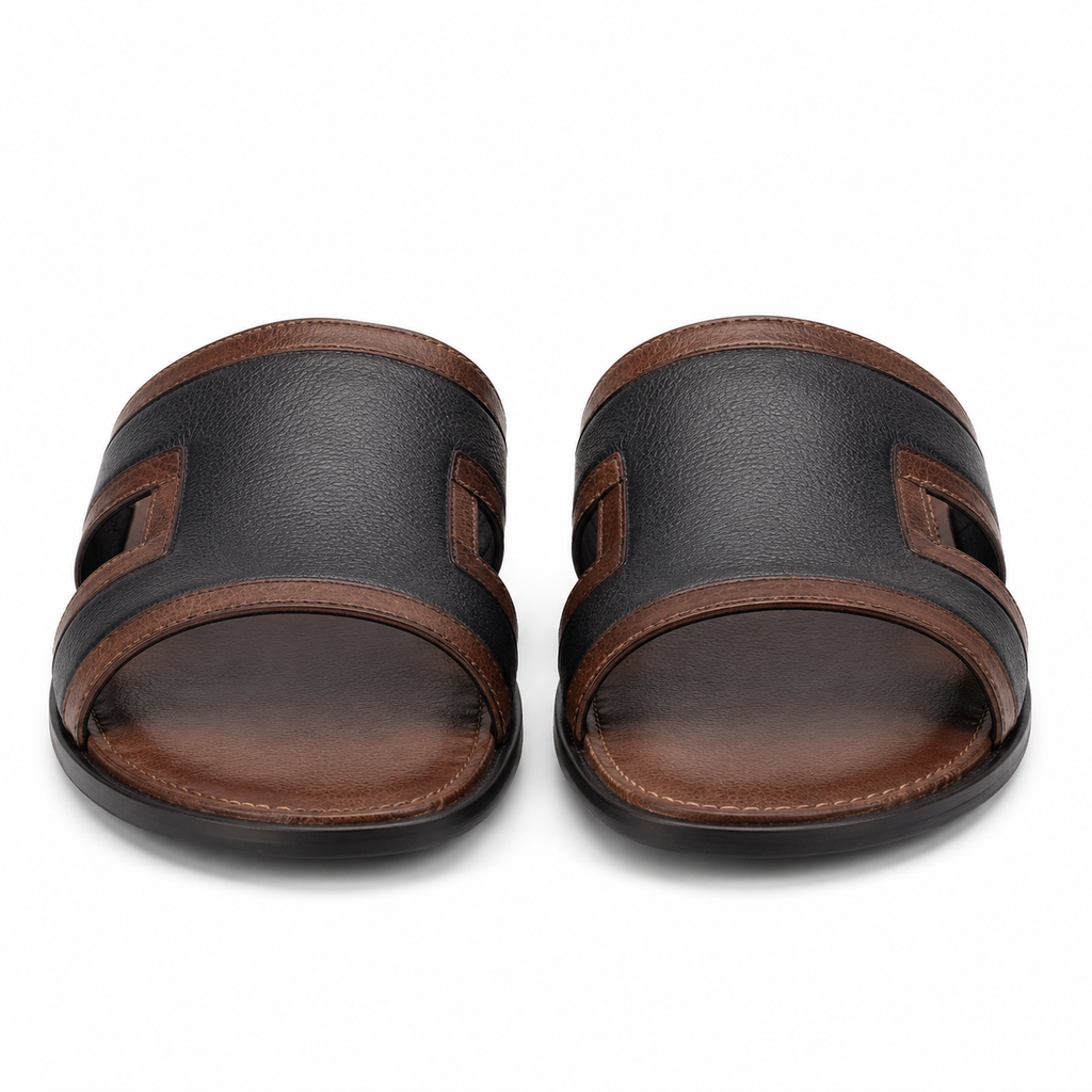 Sandales en cuir noir et marron vue de face