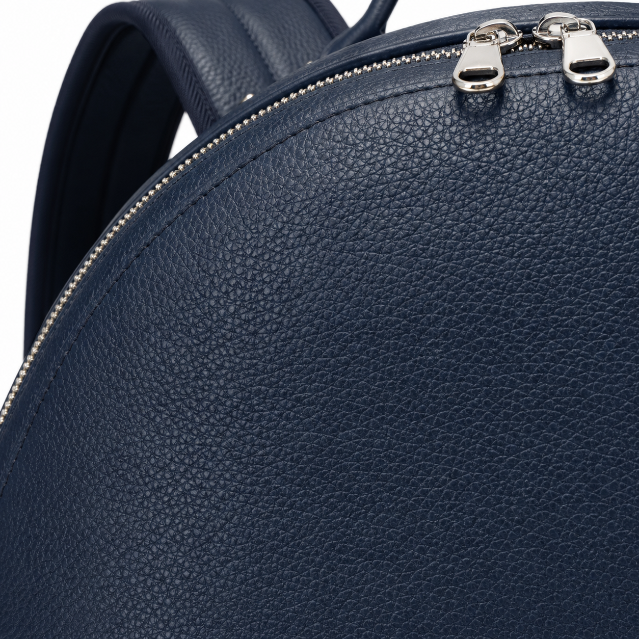 Sac à dos bamlyno porté par un mannequin