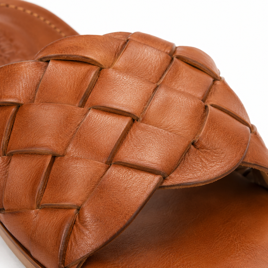 Design élégant des sandales en cuir.